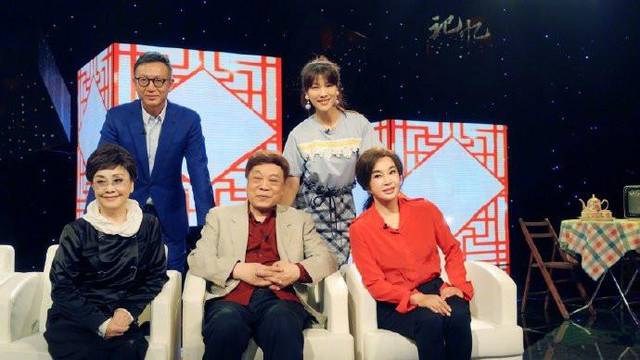 机甲美女 侧重人机互动与战斗