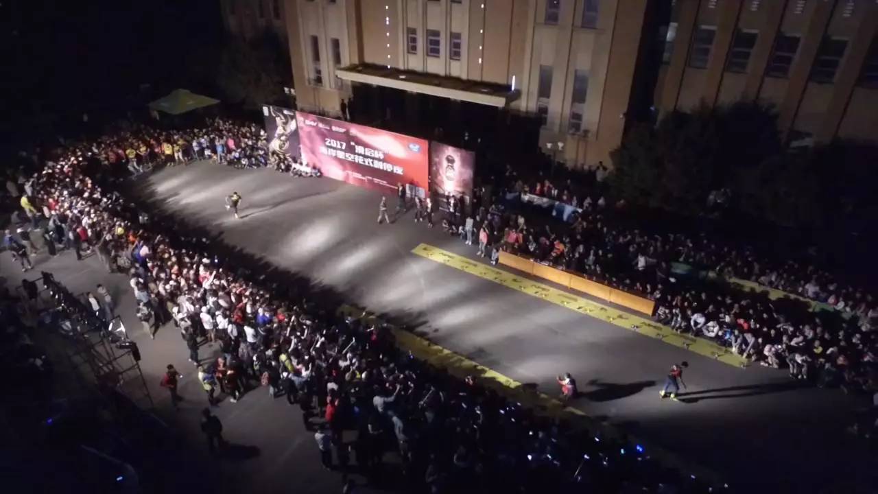 娃娃体验馆 但价格通常高出30%-50%