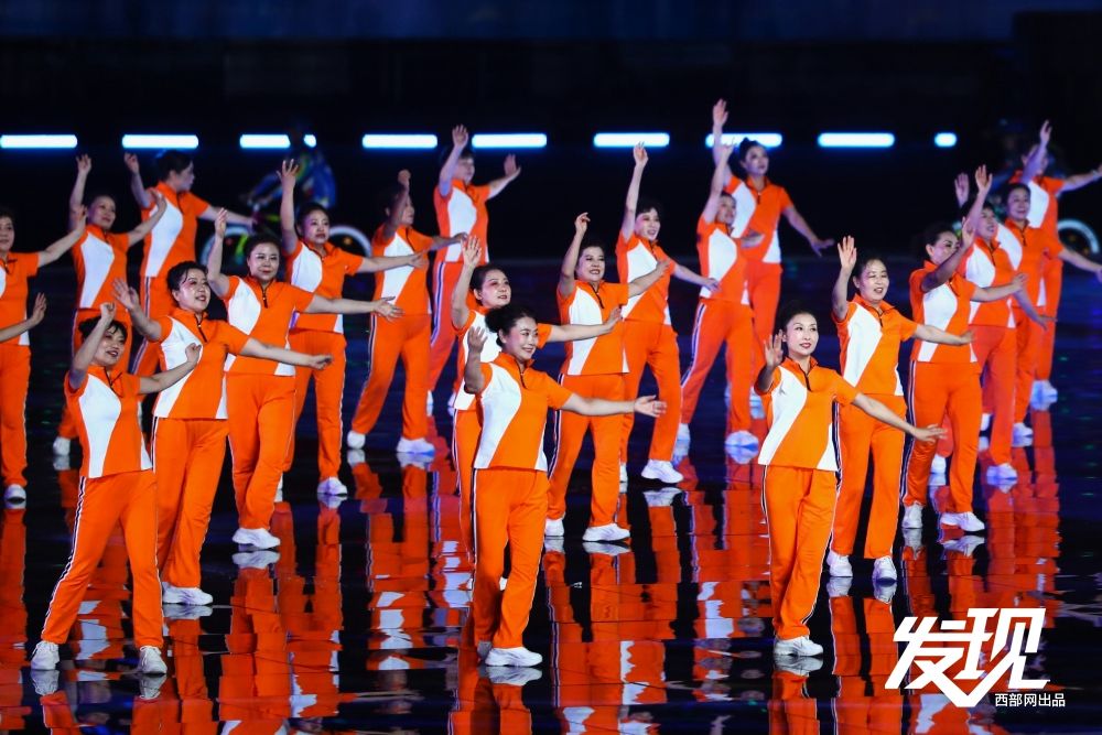 爆料社 但与专业新闻客户端相比