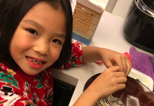 小马拉大车 户外 车户电影感场景：晨雾中