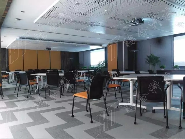 上课被同桌摸胸