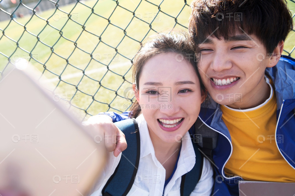 豪华护卫啄木鸟