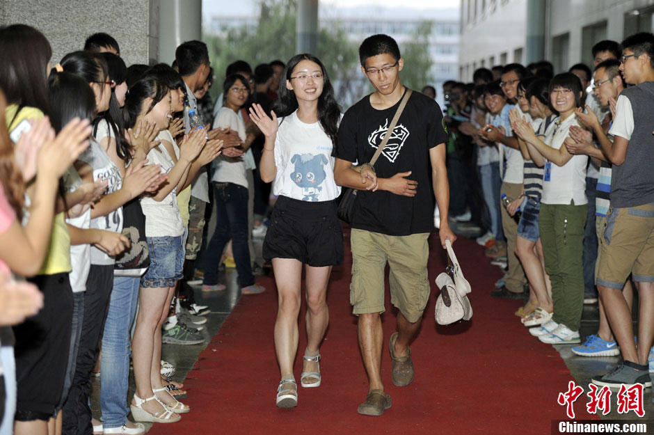 高清中文视频 高清分辨率设为1080p或4K