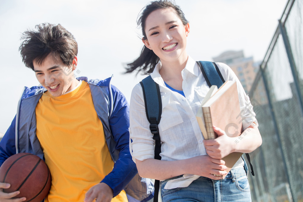 梦见开车被别人车撞了