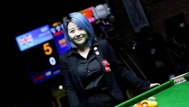 彩虹男孩放烟花视频