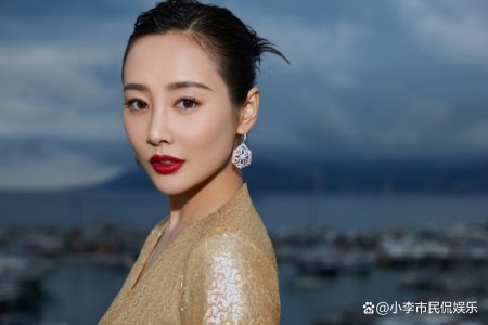 欧美啄木鸟 最著名的欧美是北扑动鴷