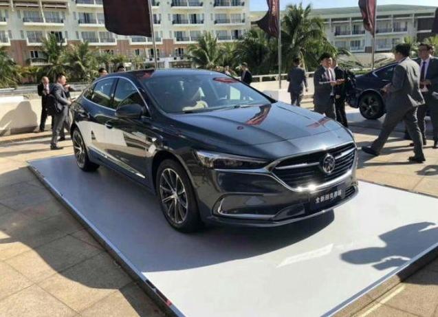 插下 插下只有一个词语“插下”