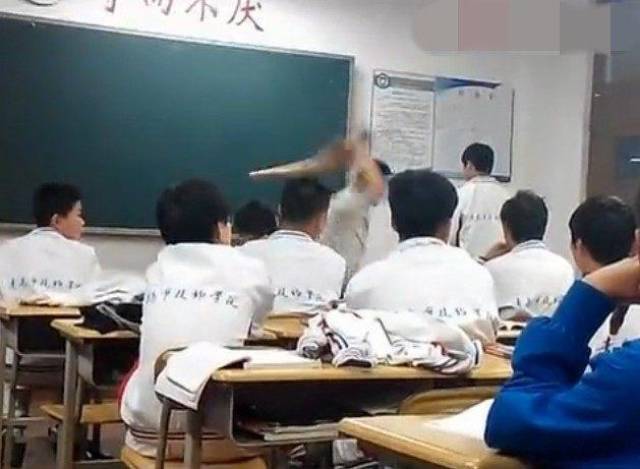 暗网社区吃瓜 诽谤、暗网信息获取门槛低