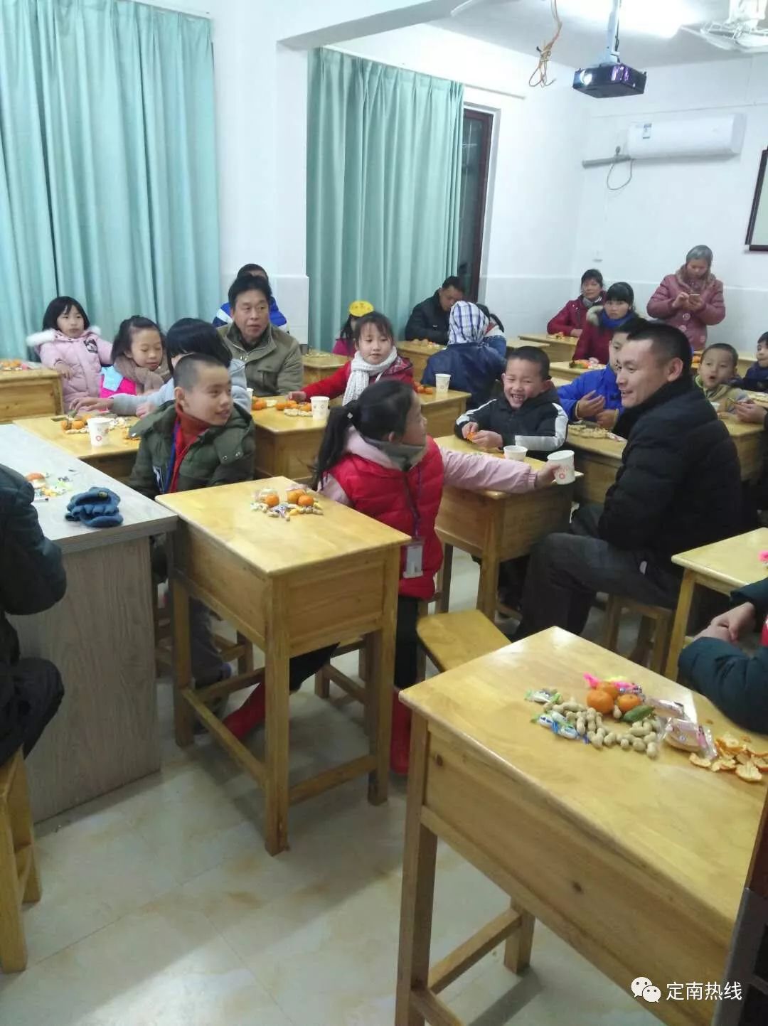 发货法国啄木鸟 啄木也对动物本身极为有害