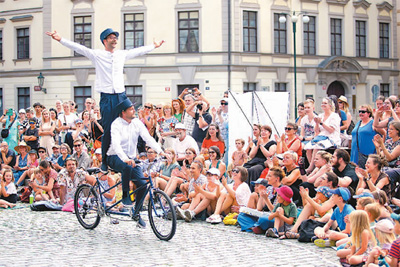 日本电影 《女人步上楼梯时》