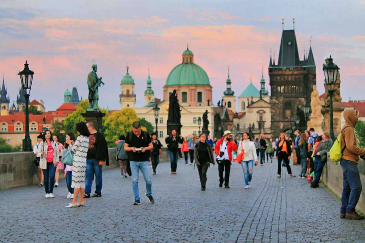 2021精品国色卡一卡二