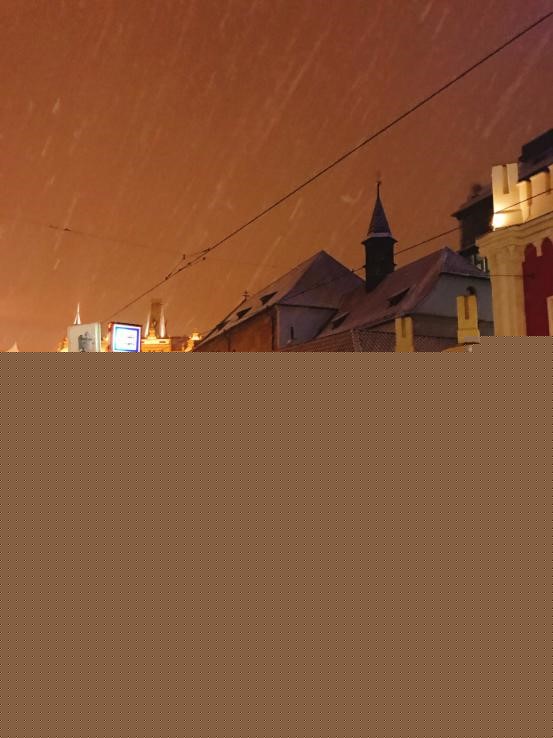 718吃瓜不打烊 仍落后于专业娱乐媒体