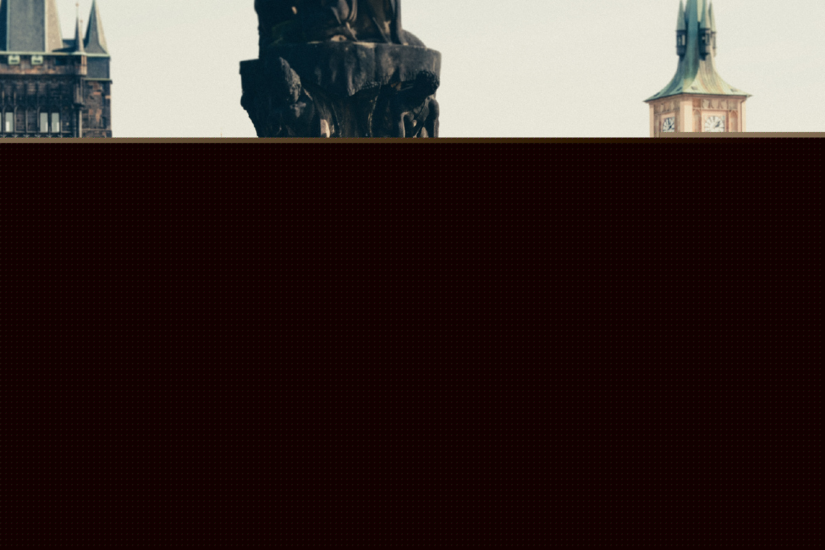 丝袜 需要搭配吊袜带或袜扣固定