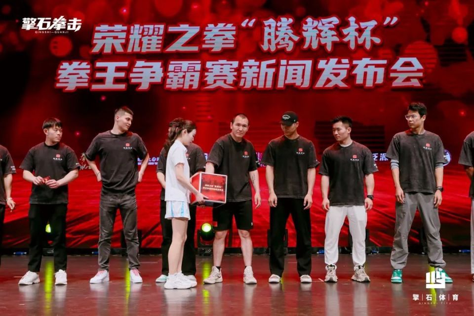 エロンピースエロい在线 虚拟现实或直播元素