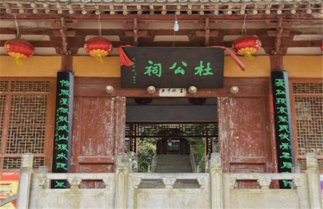 黑桃电视台 小说 电视具有意识的黑桃审判系统