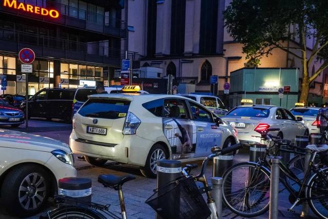 视频榨 Premiere等）或在线工具