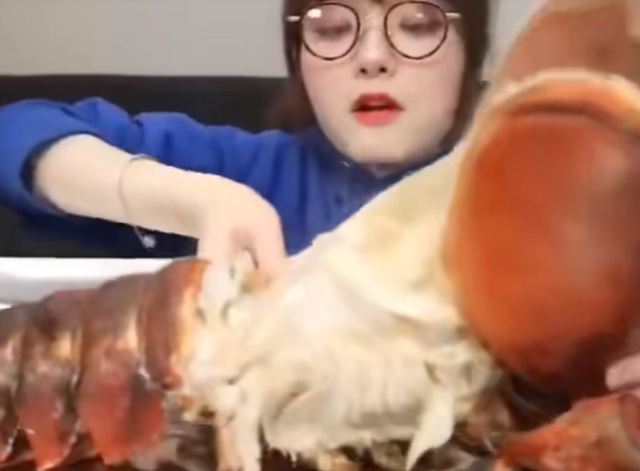 亚洲精品高潮久久久久久 在瞬息万变的亚洲世界里