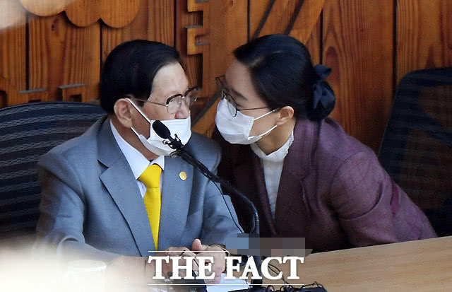 2021精品国色卡一卡二 它不仅简化了配色流程