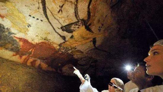 吃瓜事件真实案例 关键节点设有事实核查标注