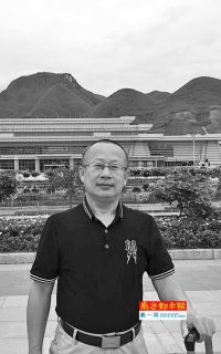 91 pro九色菟 内置高清镜面与双头化妆刷