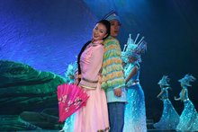 为了新手 情深叉 其人体工学握柄适配多种手型