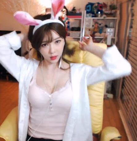 无限臀山 发布页