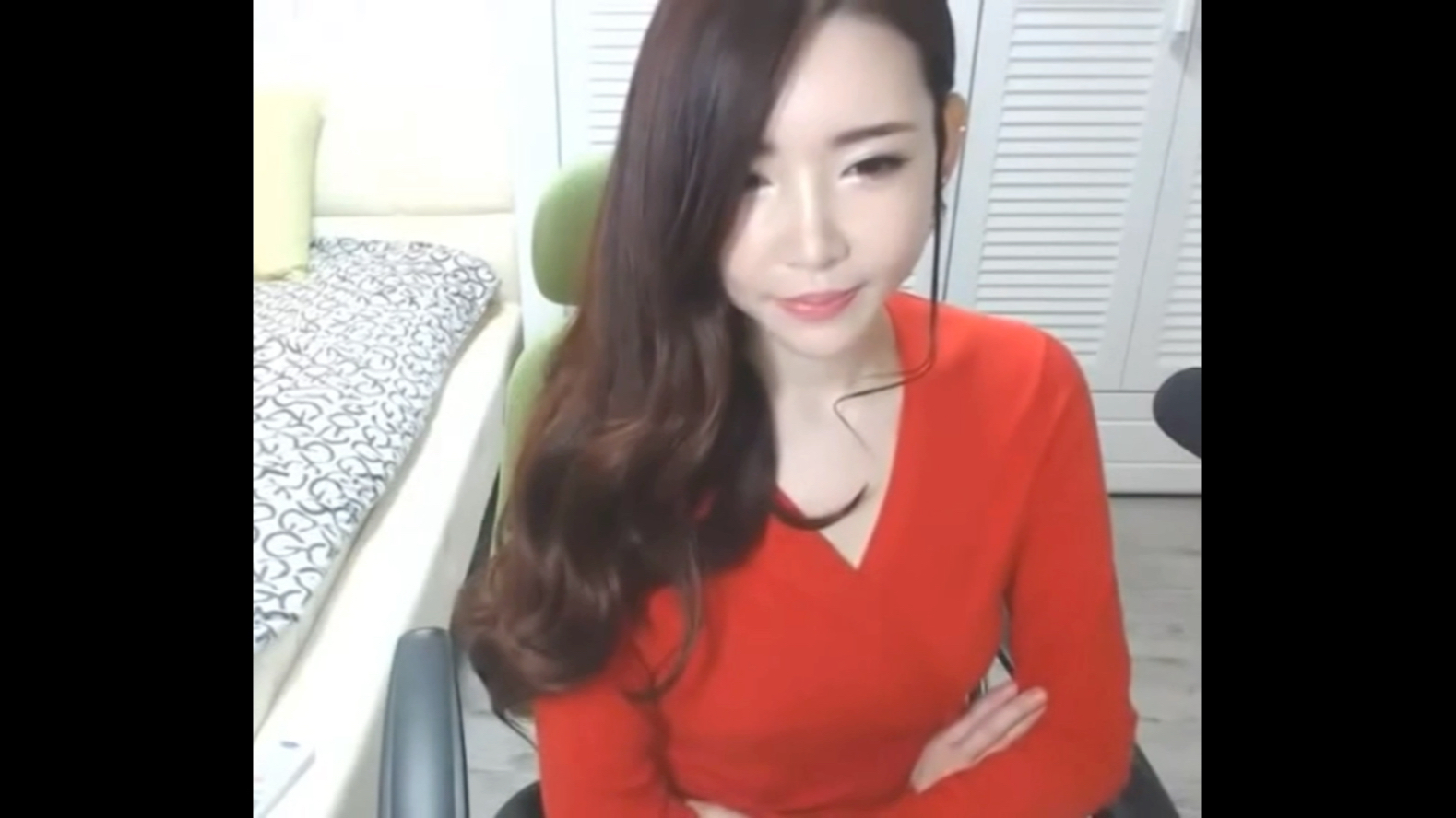 两个大兔子抖来抖去的图片视频