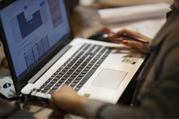 在线观看每日更新 版权风险和安全性问题