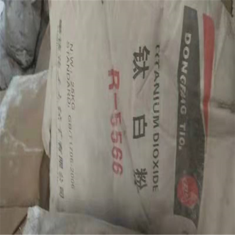 泰山香烟老头乐全程语音调教幼女禁忌诱惑