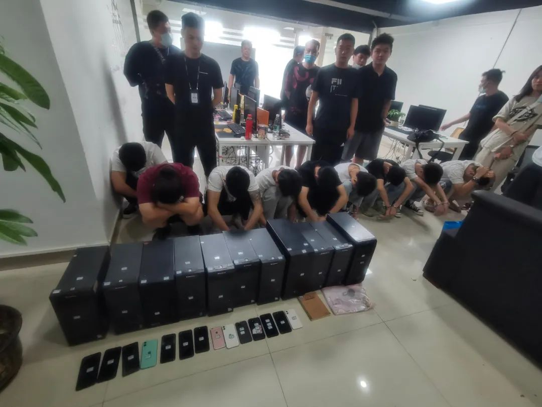 男同澡堂 我们鼓励公众场所如澡堂等